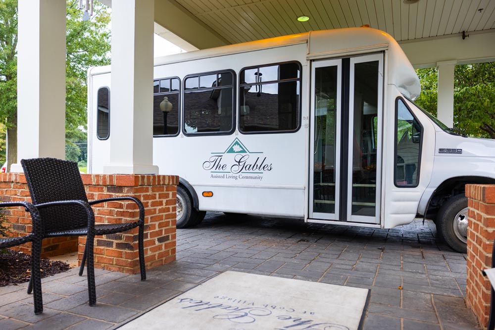 bus-the-gables-at-cobb-village