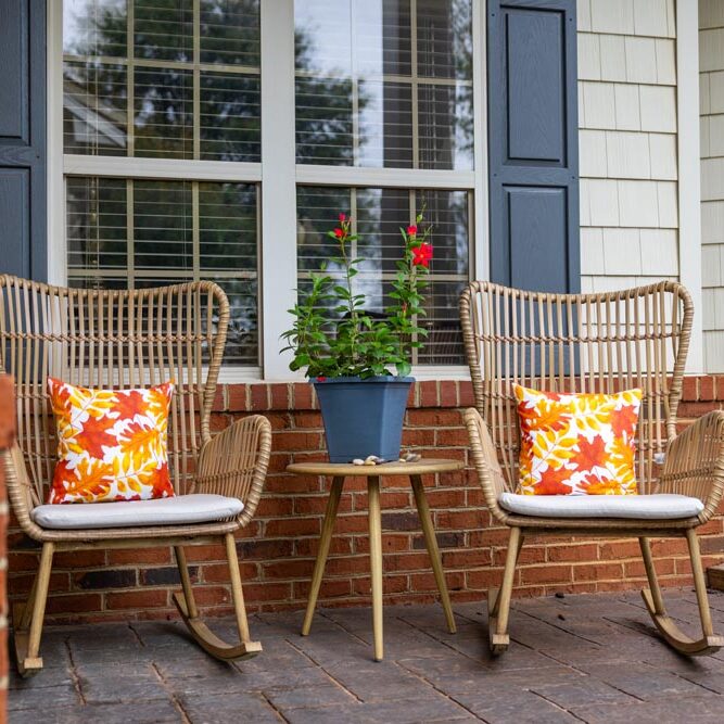 rocking-chairs-the-gables-at-cobb-village
